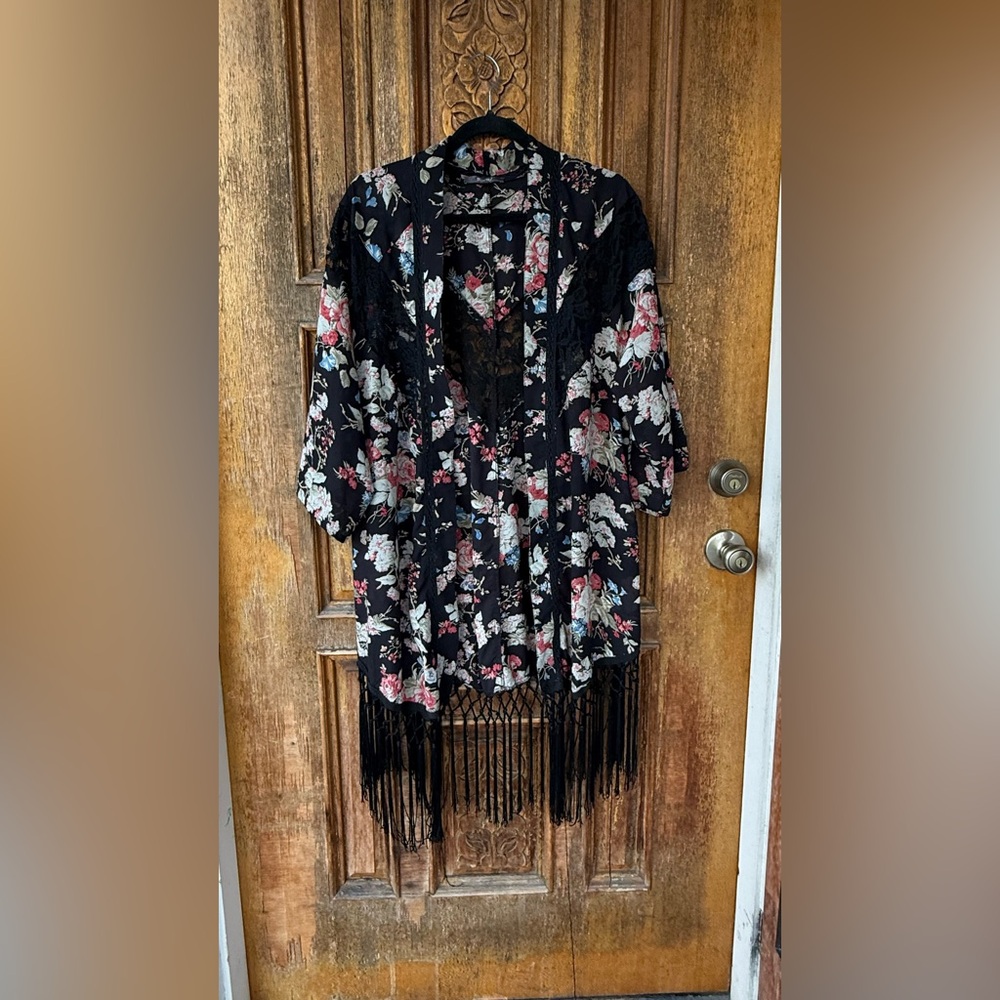 Miss Me Light Lace Floral Fringe Cardigan Size Small whimsygoth
